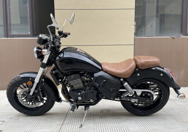 Vitacci Cruizer 250cc Motorcycle, 4-Stroke, 2-Cylinder, Water-Cooled Engine, Electric Start, Aluminum Wheels - Image 6