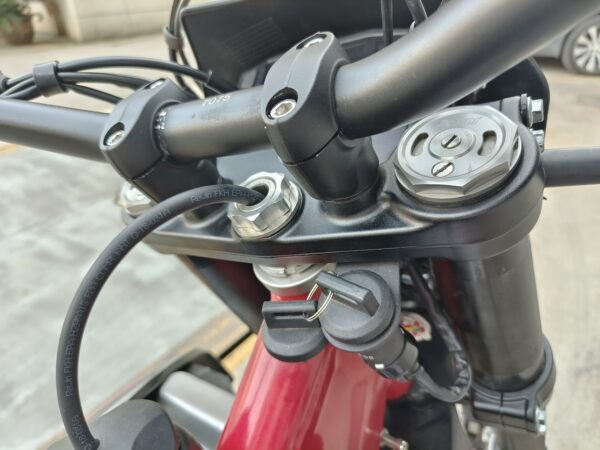 Trailmaster TM38EX 300cc EFI Dirt Bike, 6-Speed Manual, 4-Stroke Liquid-Cooled SOHC Engine with Balance Shaft - Image 15