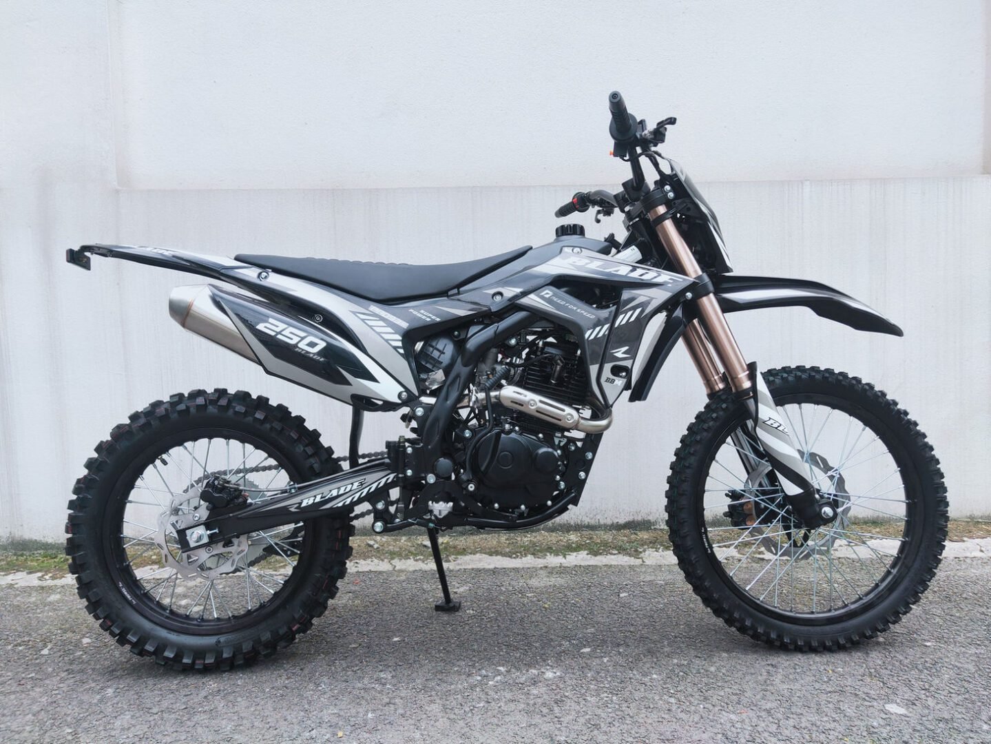 RPS Blade 250CC Dirt Bike, 5-Speed Manual Transmission, 4-Stroke Single-Cylinder Engine, Air-Cooled, Dual Electric & Kick Start, Hydraulic Disc Brakes - Image 18