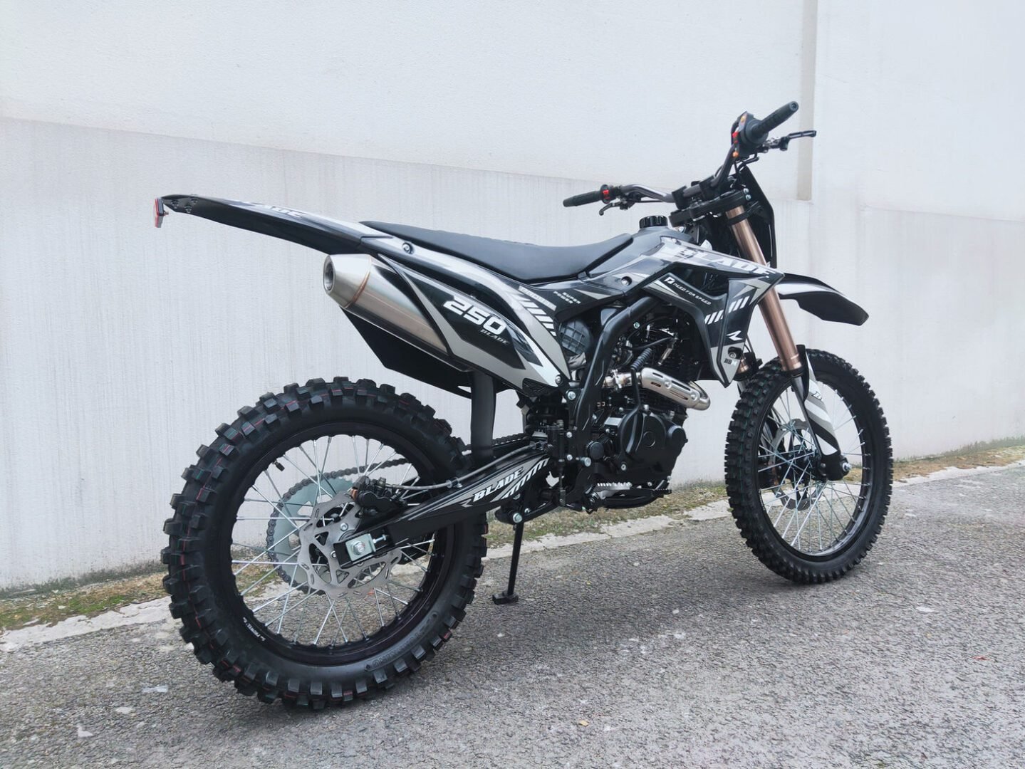 RPS Blade 250CC Dirt Bike, 5-Speed Manual Transmission, 4-Stroke Single-Cylinder Engine, Air-Cooled, Dual Electric & Kick Start, Hydraulic Disc Brakes - Image 20