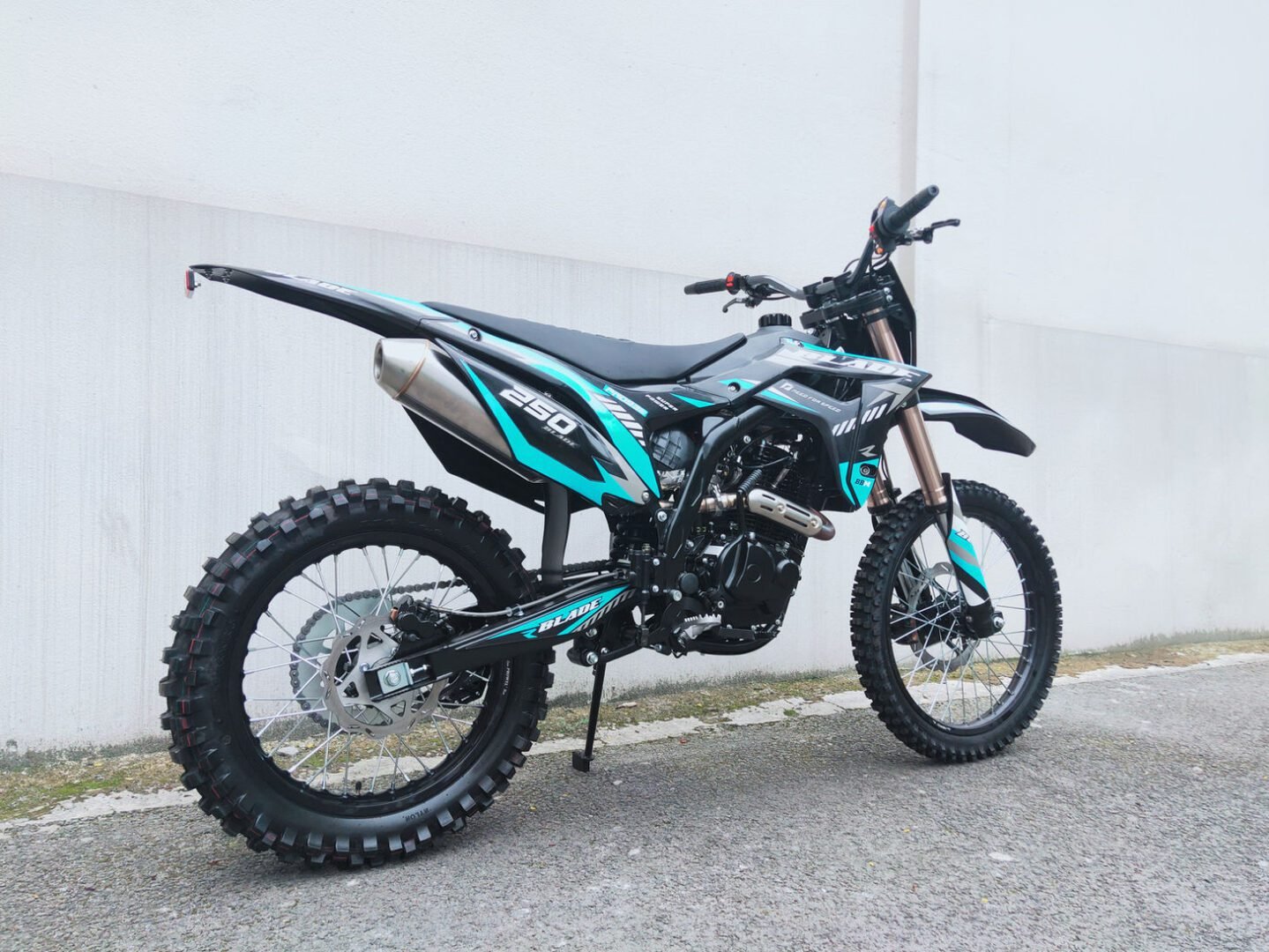 RPS Blade 250CC Dirt Bike, 5-Speed Manual Transmission, 4-Stroke Single-Cylinder Engine, Air-Cooled, Dual Electric & Kick Start, Hydraulic Disc Brakes - Image 6