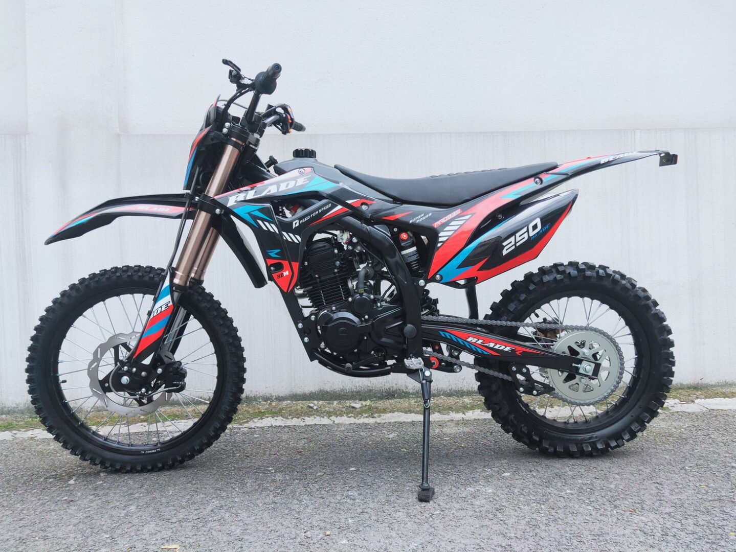 RPS Blade 250CC Dirt Bike, 5-Speed Manual Transmission, 4-Stroke Single-Cylinder Engine, Air-Cooled, Dual Electric & Kick Start, Hydraulic Disc Brakes - Image 9