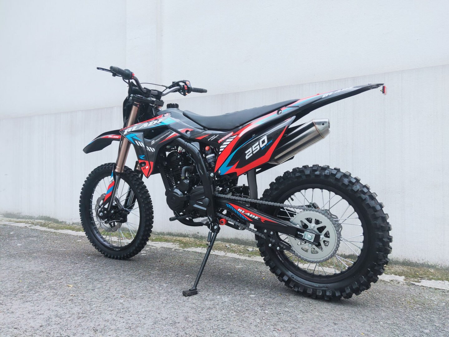 RPS Blade 250CC Dirt Bike, 5-Speed Manual Transmission, 4-Stroke Single-Cylinder Engine, Air-Cooled, Dual Electric & Kick Start, Hydraulic Disc Brakes - Image 10