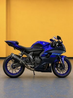 2024 YAMAHA YZF-R7 (IN STORE) - Image 3
