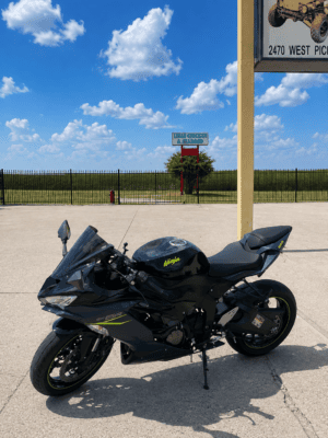 2023 Kawasaki Ninja ZX-6R - Image 4