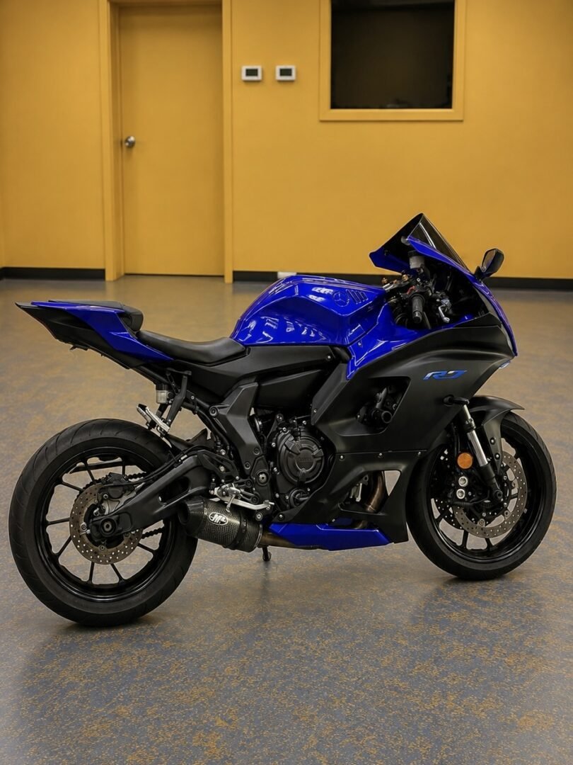 2023 YAMAHA YZF-R7 - Image 4