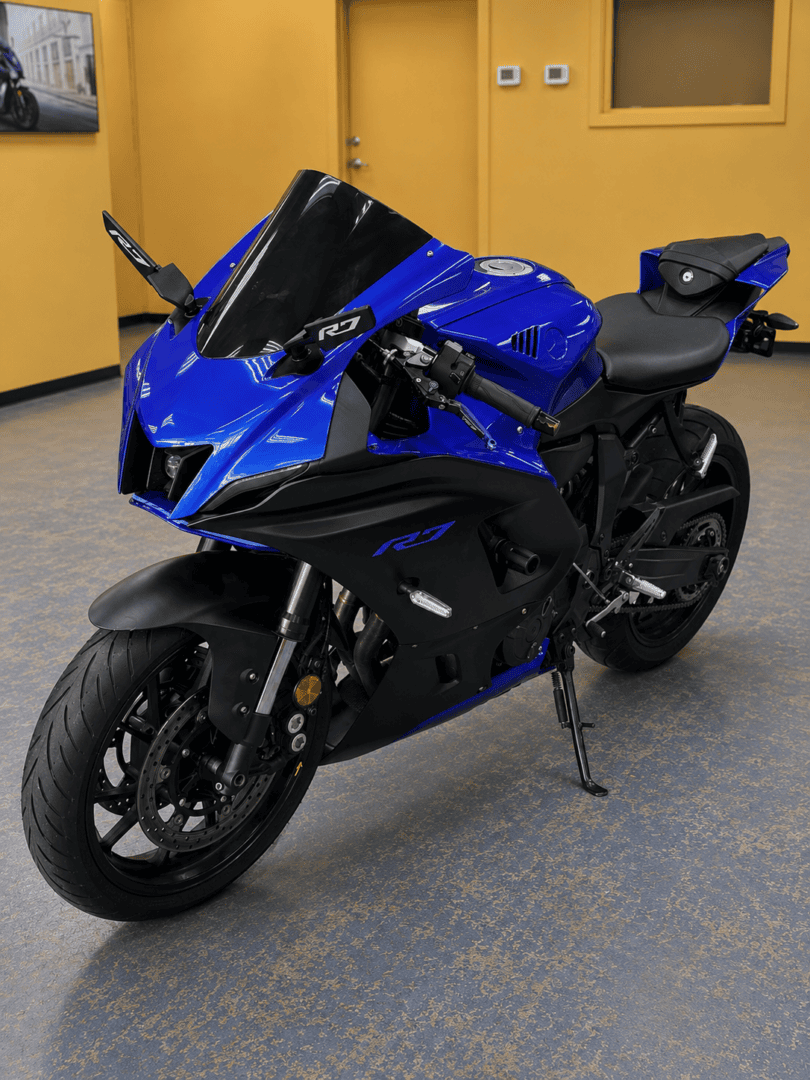 2023 YAMAHA YZF-R7
