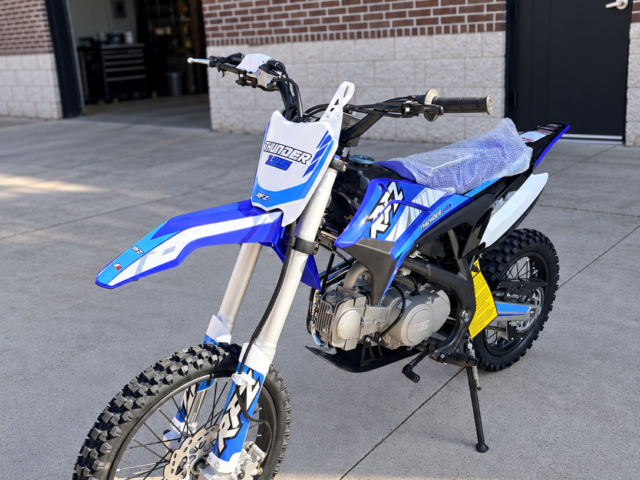Apollo Thunder 125cc Dirt Bike (In Store)